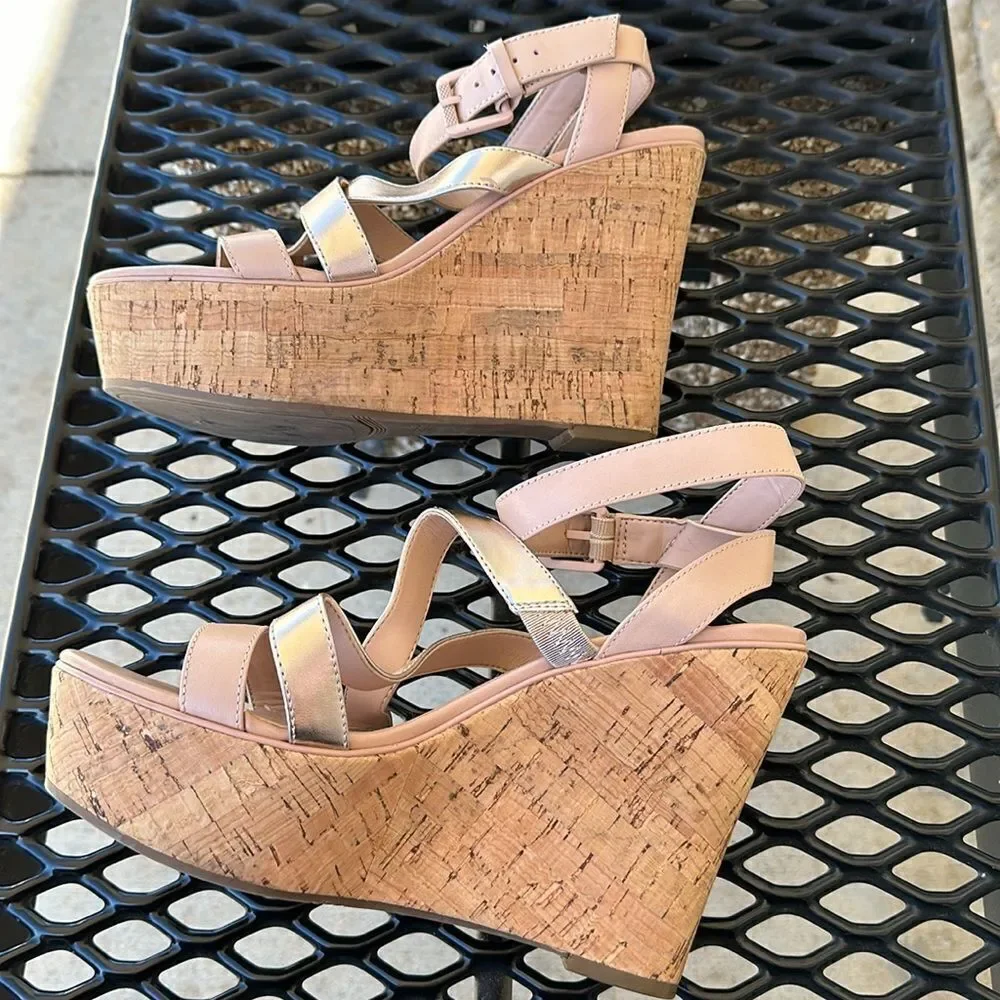 GUESS Wedge  - Picture 3 of 6